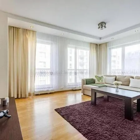 Urban Nest Group - Szafarnia 7 46 *