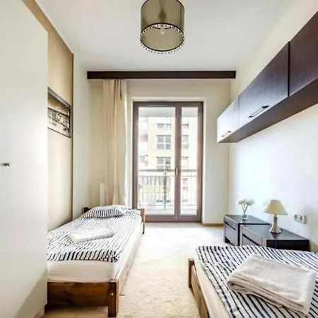 Urban Nest Group - Szafarnia 7 46